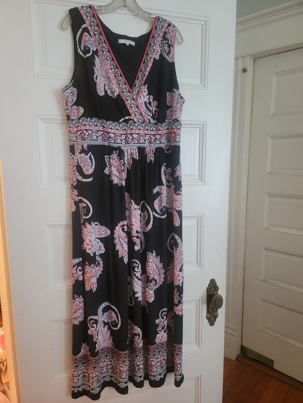 XL Sleeveless Black Maxi Dress with Pink Paisley Print